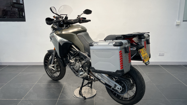 Ducati Multistrada 1200 Enduro Red